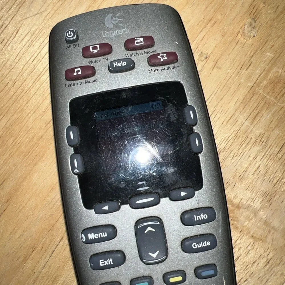 Logitech Harmony 650 Infrared All in One Remote Control, Universal Remote VG